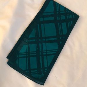 NIP. Thirty One Scarf #3012 in Jade Plaid